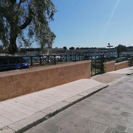 Centro Storico Mare Fuori * Bríndisi
