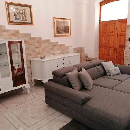 Centro Storico Mare Fuori بيت للعطل