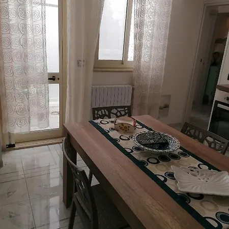 Centro Storico Mare Fuori بيت للعطل